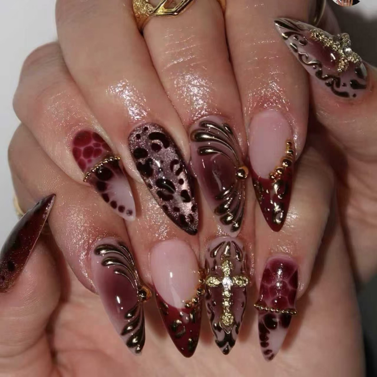 Nail Art Press On - Średnie sztuczne paznokcie dla kobiet, gradient
