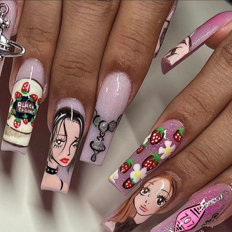 Średniej długości sztuczne paz – Nail Art Strawberry recenzja i cena