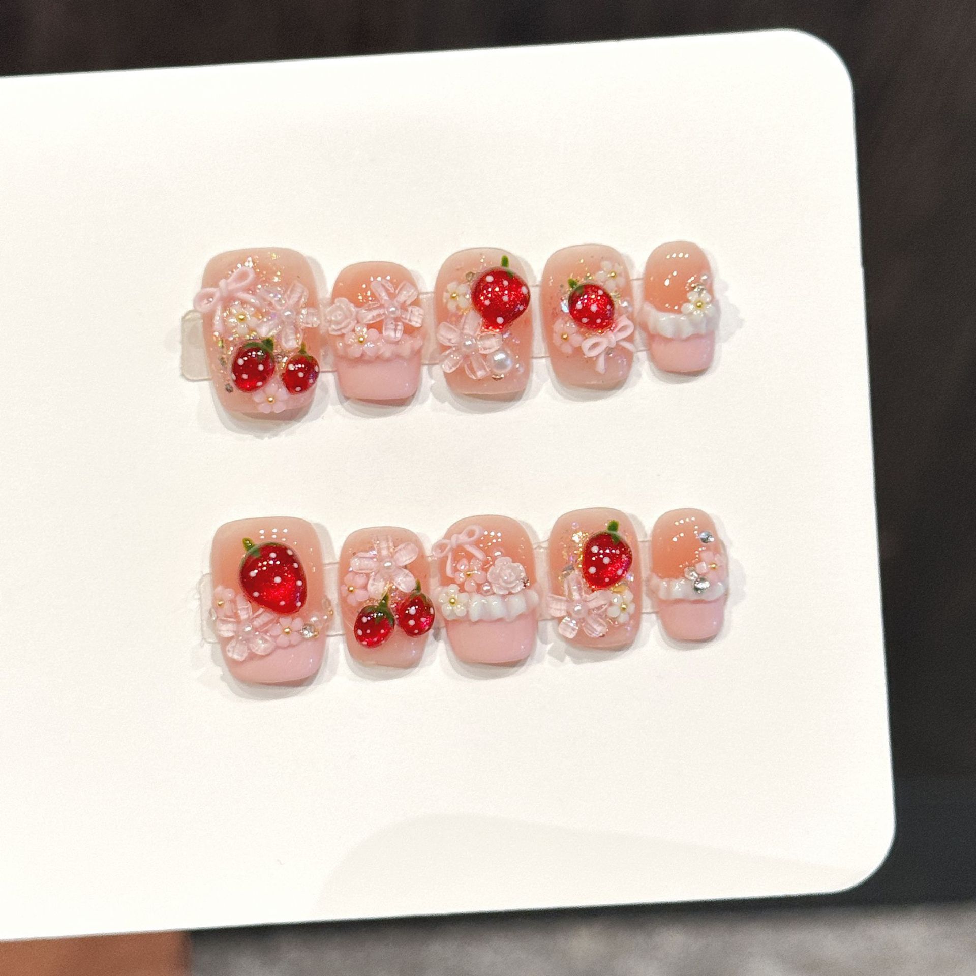 10 szt. Urocze czerwone paznok – Nail Art Strawberry recenzja i cena
